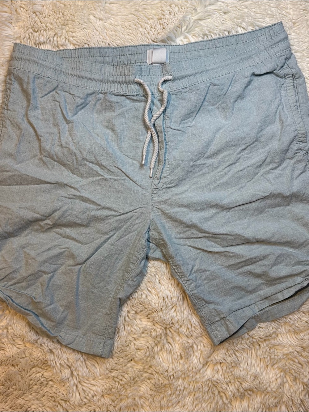 H&M men’s size large light Blue casual Drawstring Shorts 8” inseam no liner
